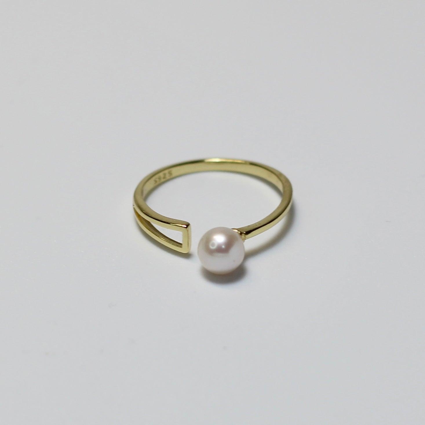 "ECLIPSE" ADJUSTABLE PEARL RING - Ms. Pearl